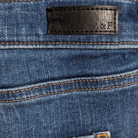 SOLD Abercrombie and Fitch The Super Skinny Ankle High Rise Ripped Jeans - Picture 3 of 5